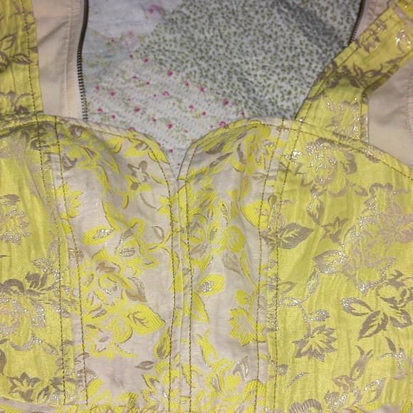 Short dress - Picture 6 of 8